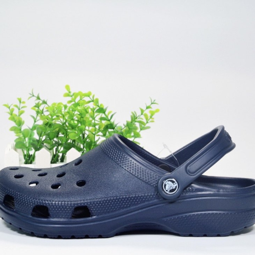Crocs - Picture 3 of 6